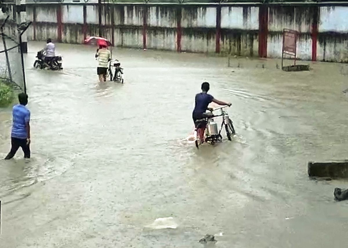 UP rain toll climbs to 28, red alert in 6 districts