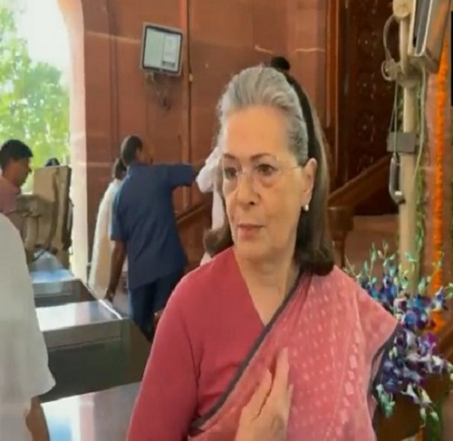 Sonia Gandhi arrives at Parliament for special session/ANI