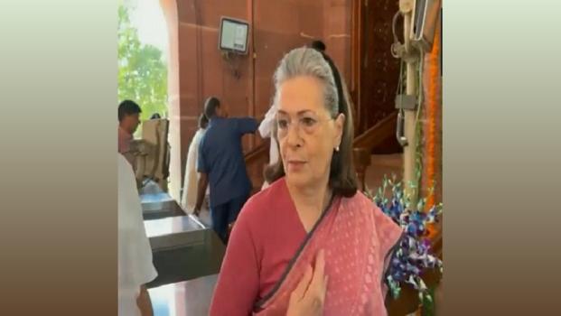 Sonia Gandhi arrives at Parliament for special session/ANI