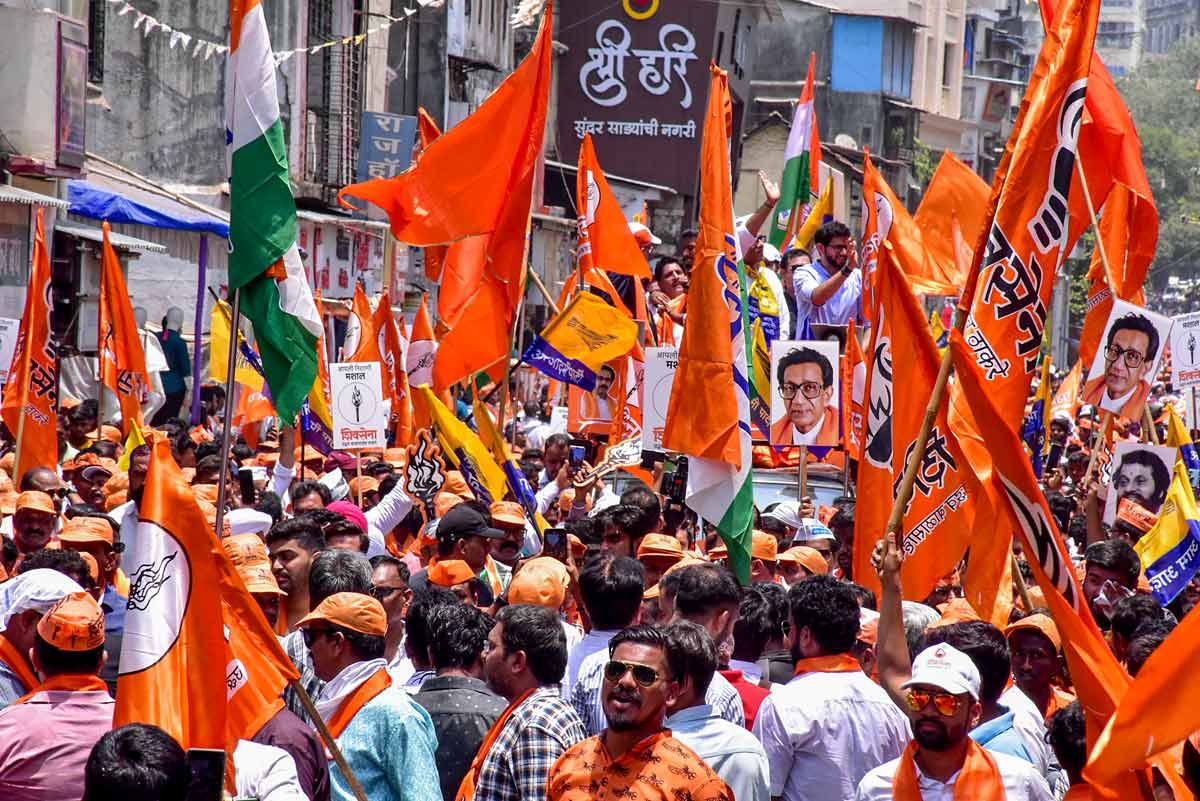 Aaditya Thackeray holds a roadshow