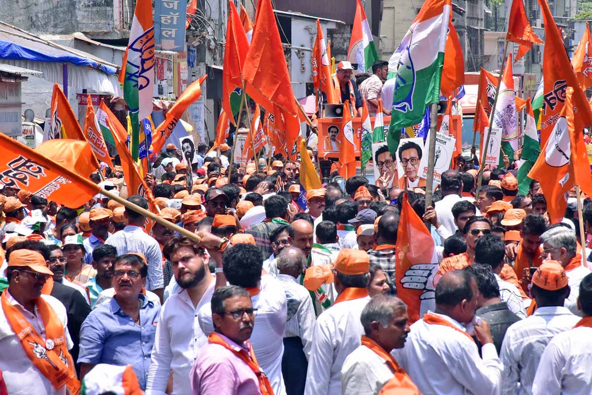 Aaditya Thackeray holds a roadshow