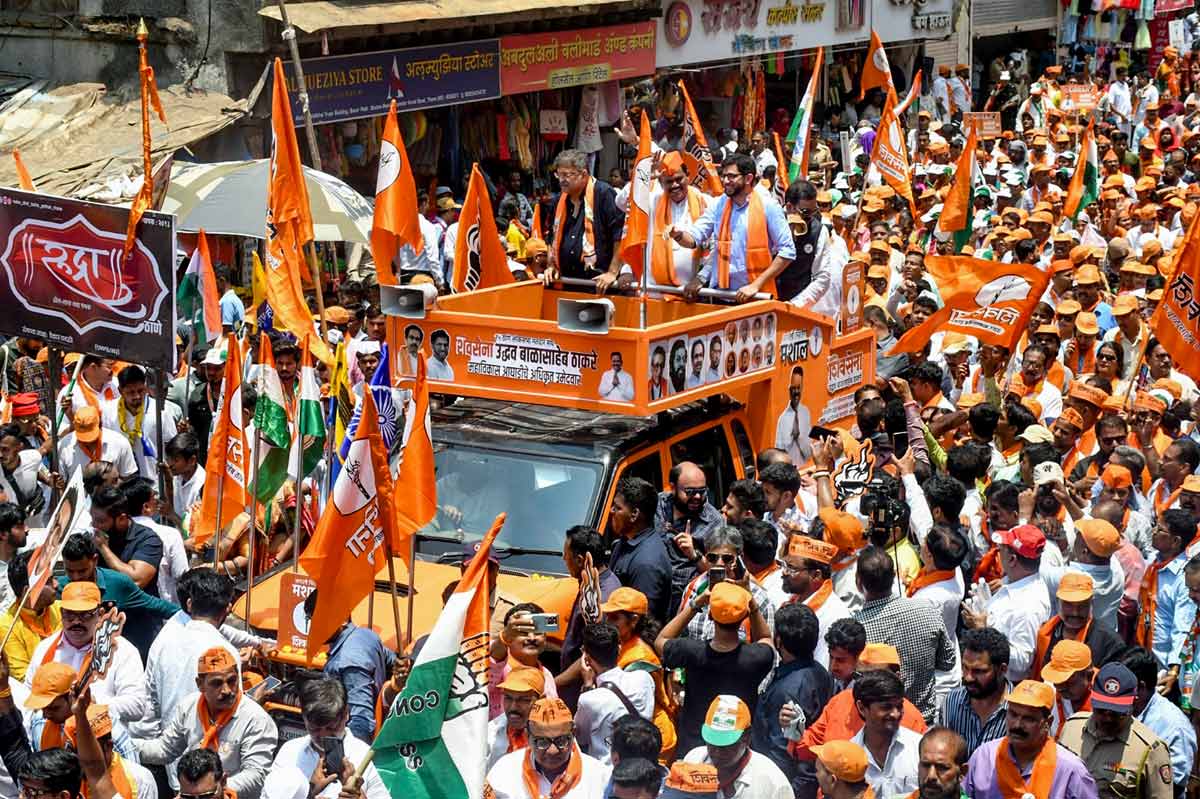 Aaditya Thackeray holds a roadshow