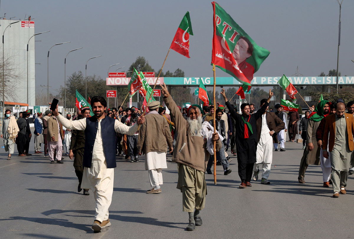 Pak poll: Imran-backed Independents win more seats