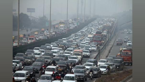 A mega traffic jam at Delhi-Gurugram Expressway