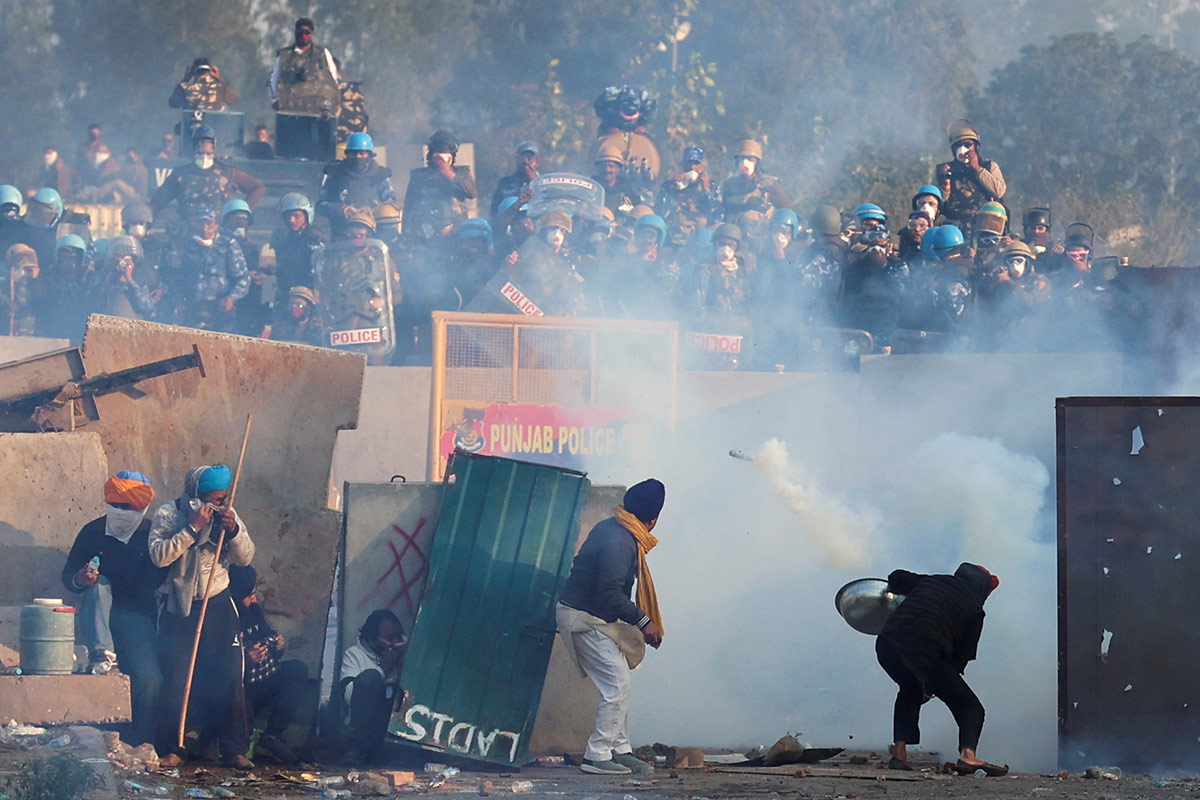 Farmers' stir: Delhi cops order 30,000 tear gas shells
