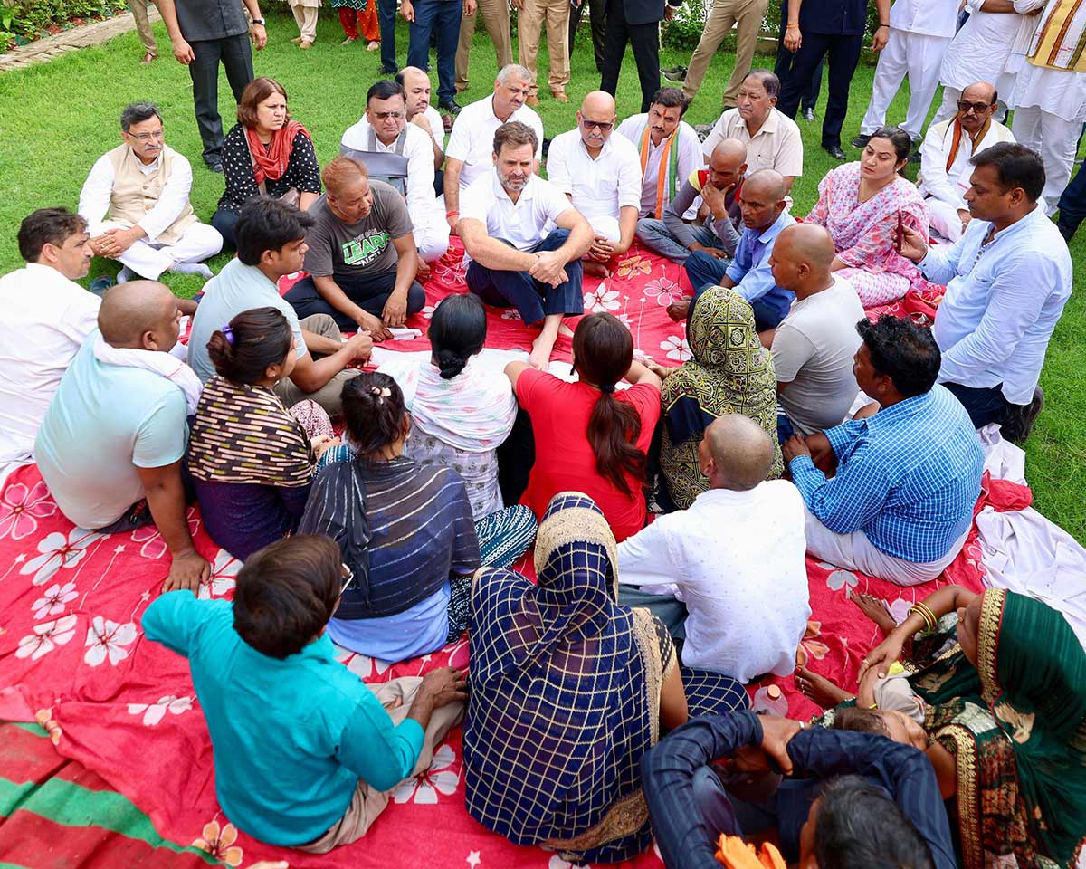 What Rahul said to kin of Hathras stampede victims