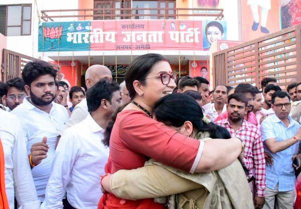 Smriti Irani hugs an emotional BJP worker as she trailed and then lost Amethi