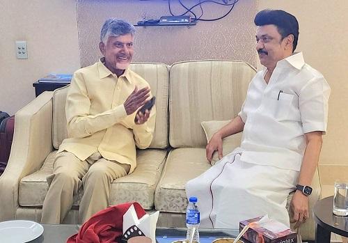 Stalin meets N Chandrababu Naidu at New Delhi airport/ANI Photo