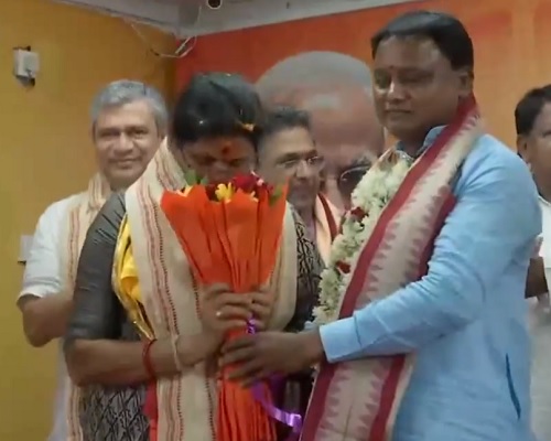 BJP's Mohan Charan Majhi (right) will be CM of Odisha/ANI on X