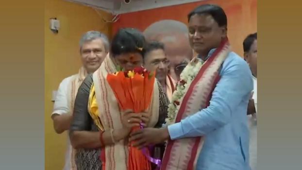 BJP's Mohan Charan Majhi (right) will be CM of Odisha/ANI on X