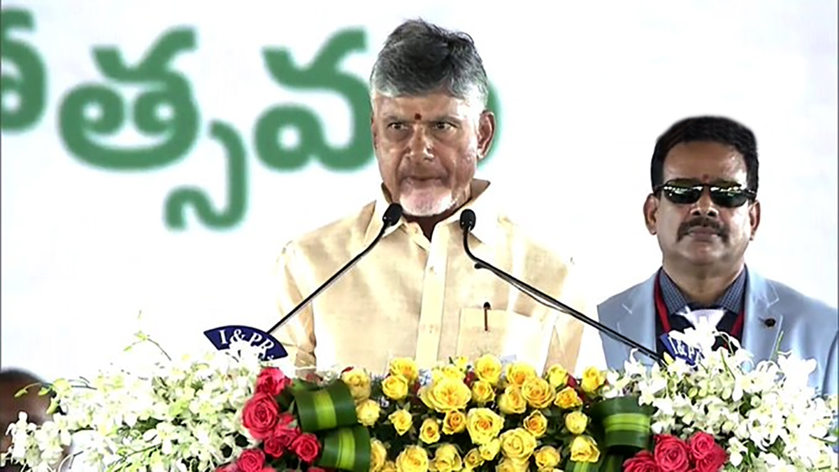 Naidu sworn in as Andhra CM, Pawan Kalyan as minister