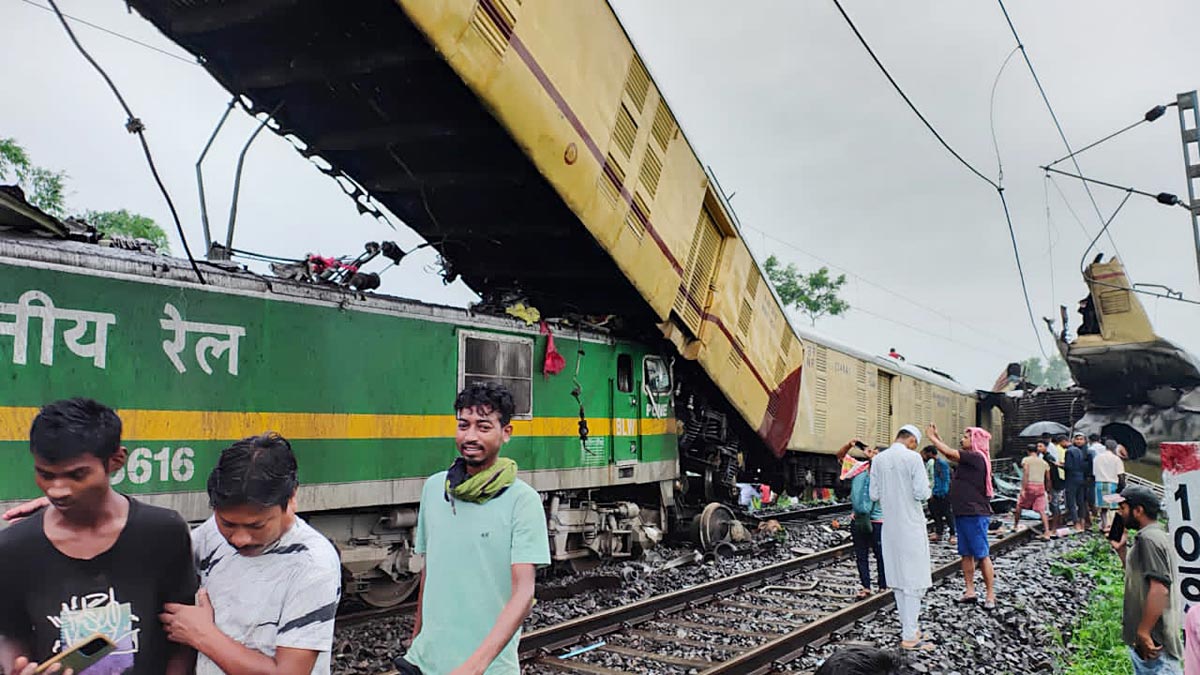 Bengal train crash: Signal was defective since 5.50 am