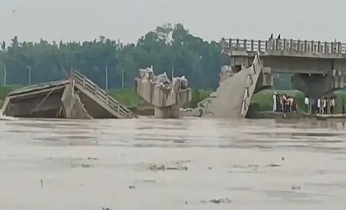 The collapsed bridge in Bihar's Araria/ANI Photo
