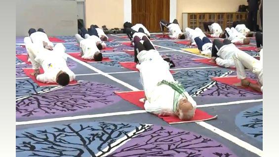 PM practicing yoga in Srinagar