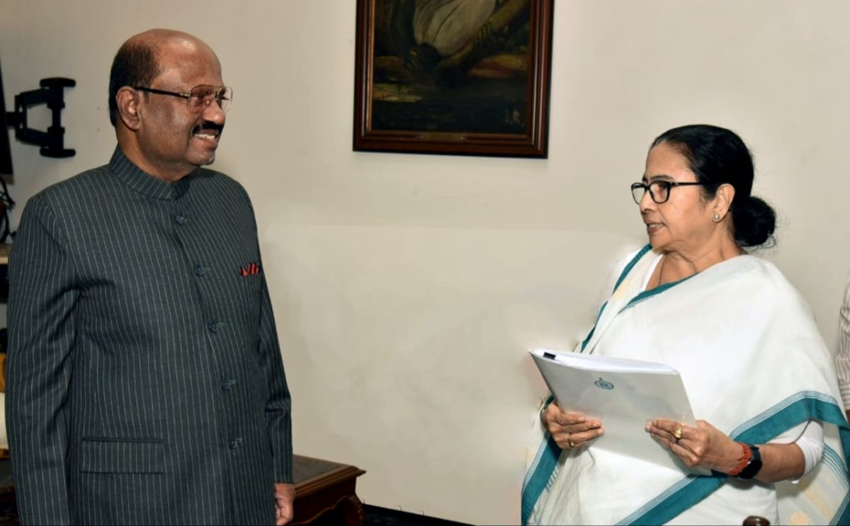 Governor CV Ananda Bose and CM Mamata Banerjee/File image