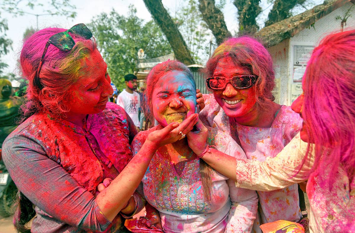 PHOTOS: India revels in riot of colours