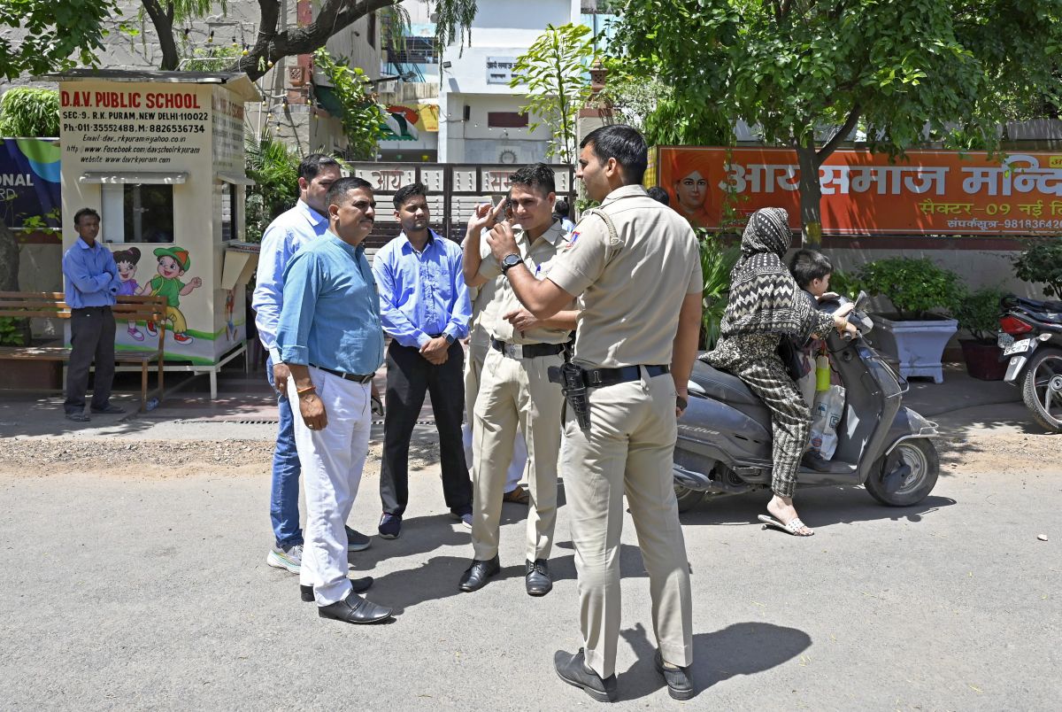 After Delhi, Ahmedabad schools get bomb threat mails