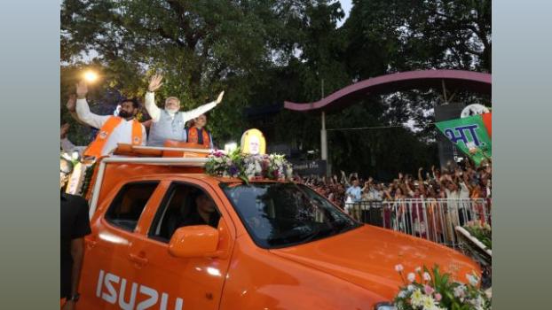 PM at a roadshow in Mumbai yesterday