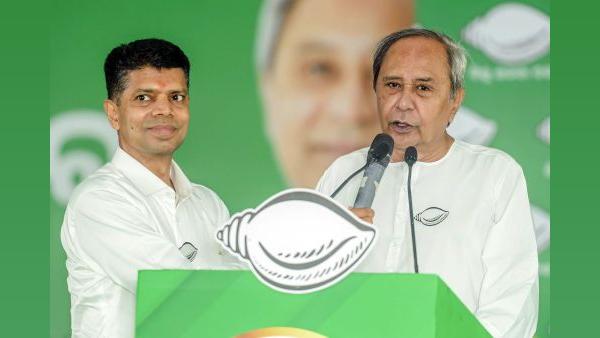 VK Pandian with Naveen Patnaik
