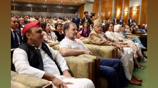 (L to R) Akhilesh, Rahul, Farooq, Priyanka, Molly Abdullah, Mehbooba