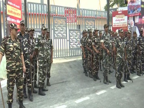 Security personnel being deployed ahead of PM Narendra Modi's visit to Varanasi/ANI Photo