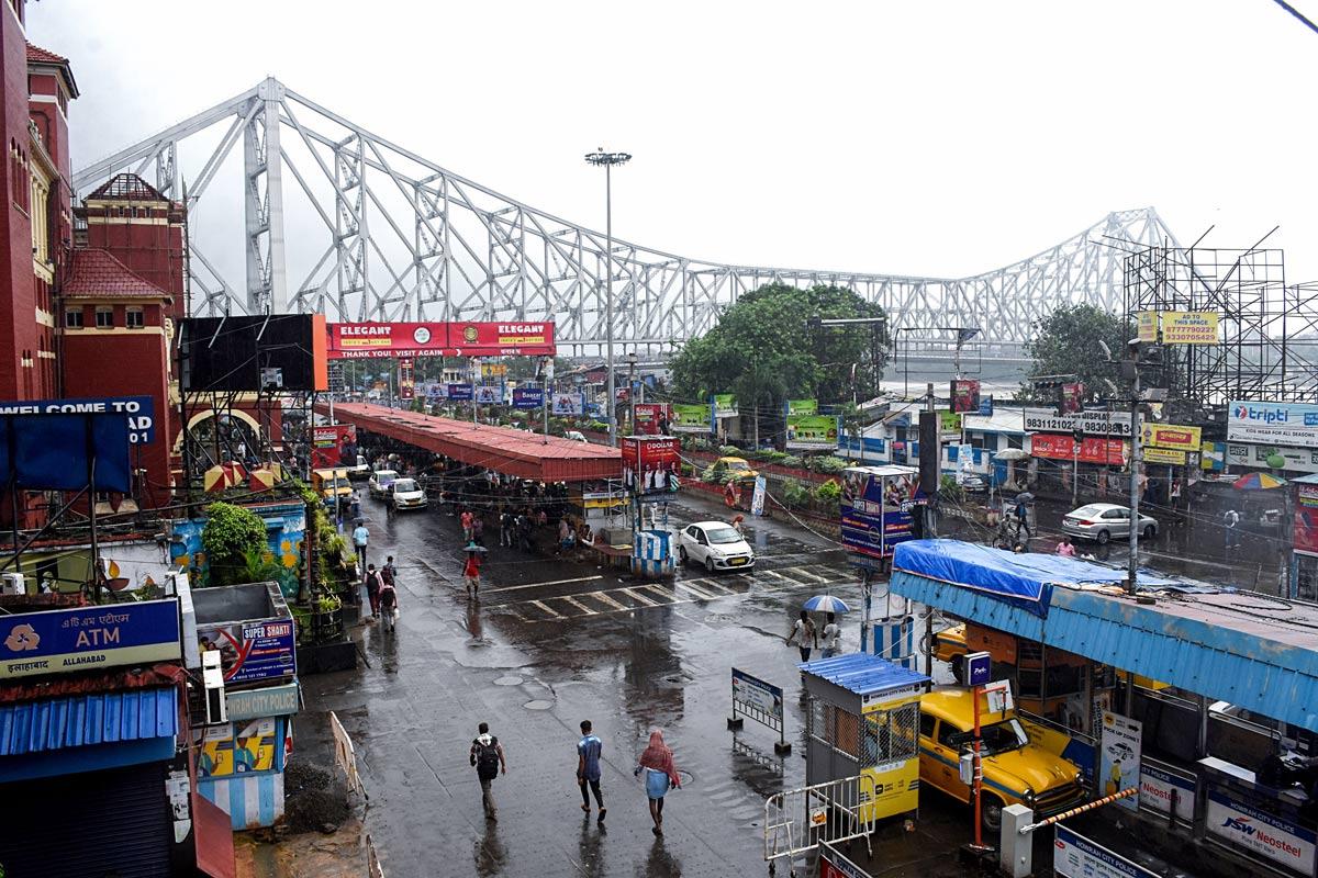 photograph of cyclone dana in West Bengal