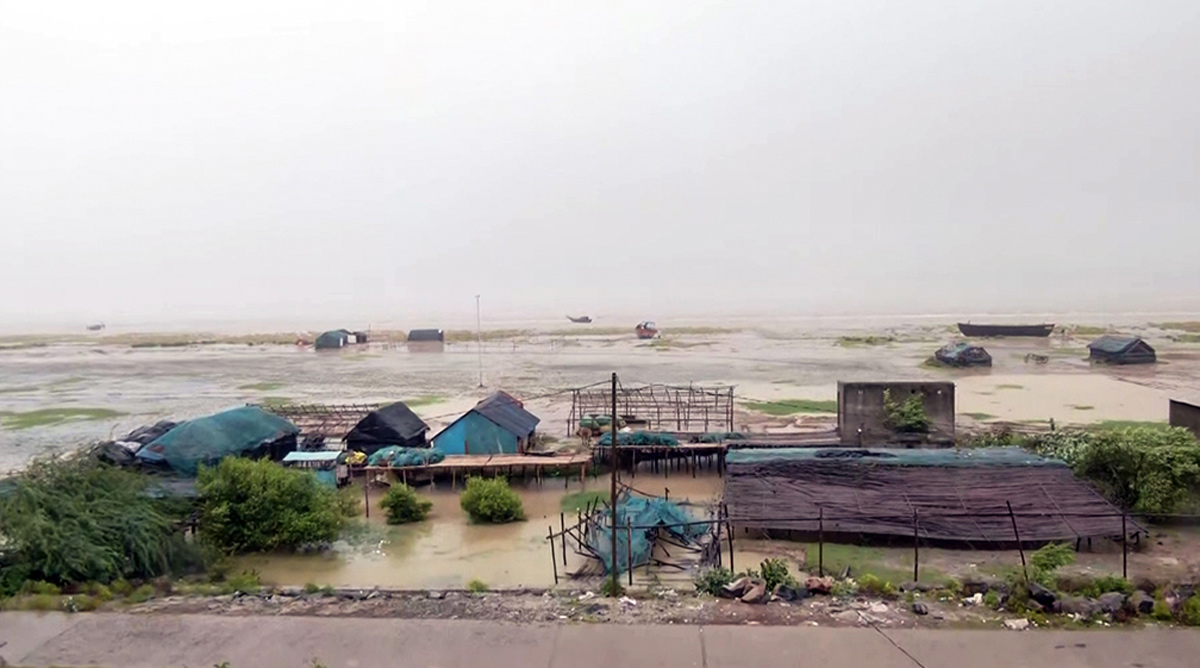 photograph of cyclone dana in  Odisha