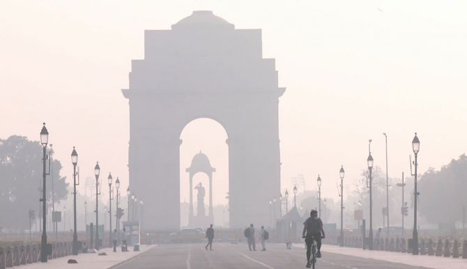 India Gate covered in a layer of smog