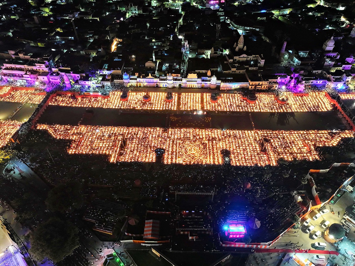 Lakhs of diyas being lit on the banks of the Saryu in Ayodhya on Wednesday/ANI Photo