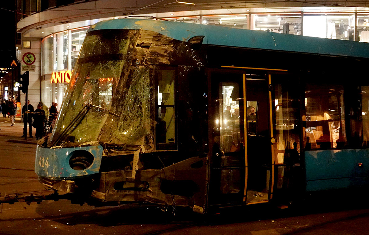 Tram derailed, crashed in Oslo, Norway