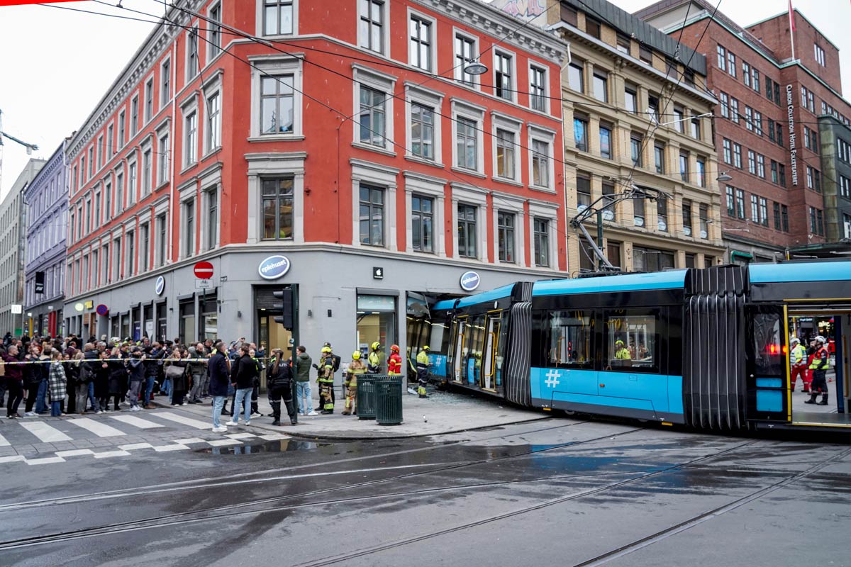 Tram derailed, crashed in Oslo, Norway