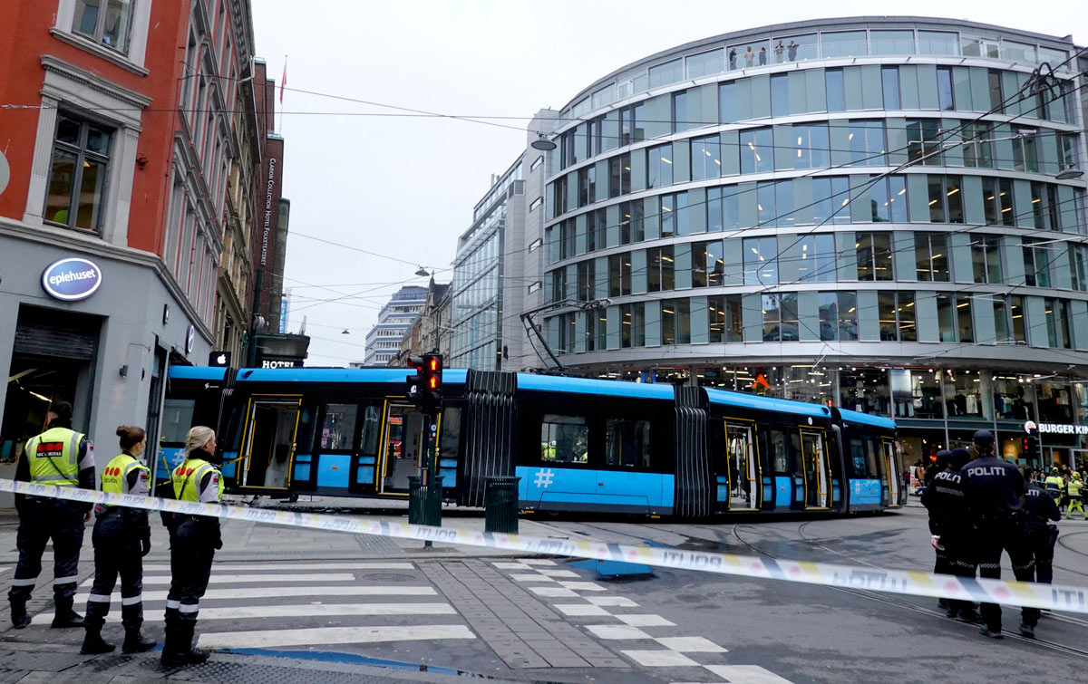 Tram derailed, crashed in Oslo, Norway