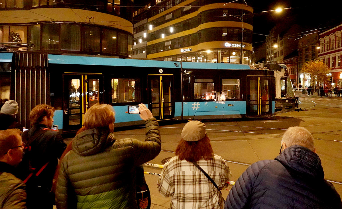 Tram derailed, crashed in Oslo, Norway