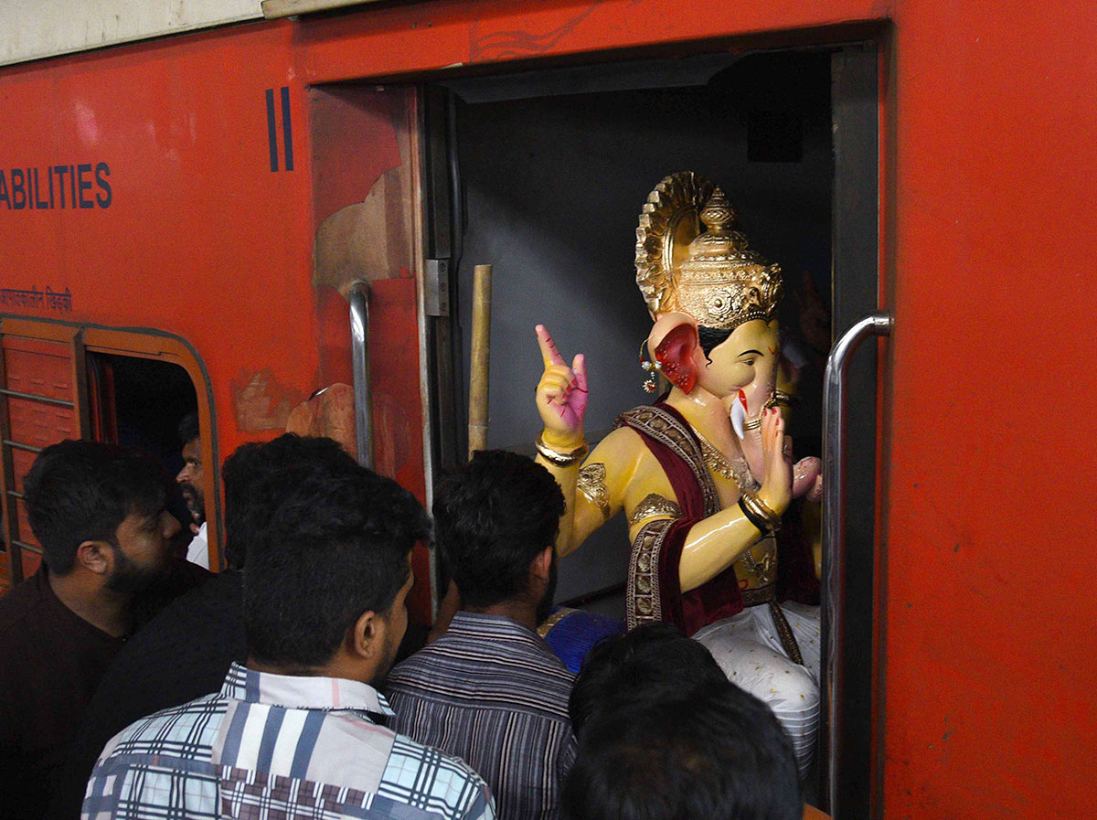 PIX Ganpati celebrations begins from here Get Ahead