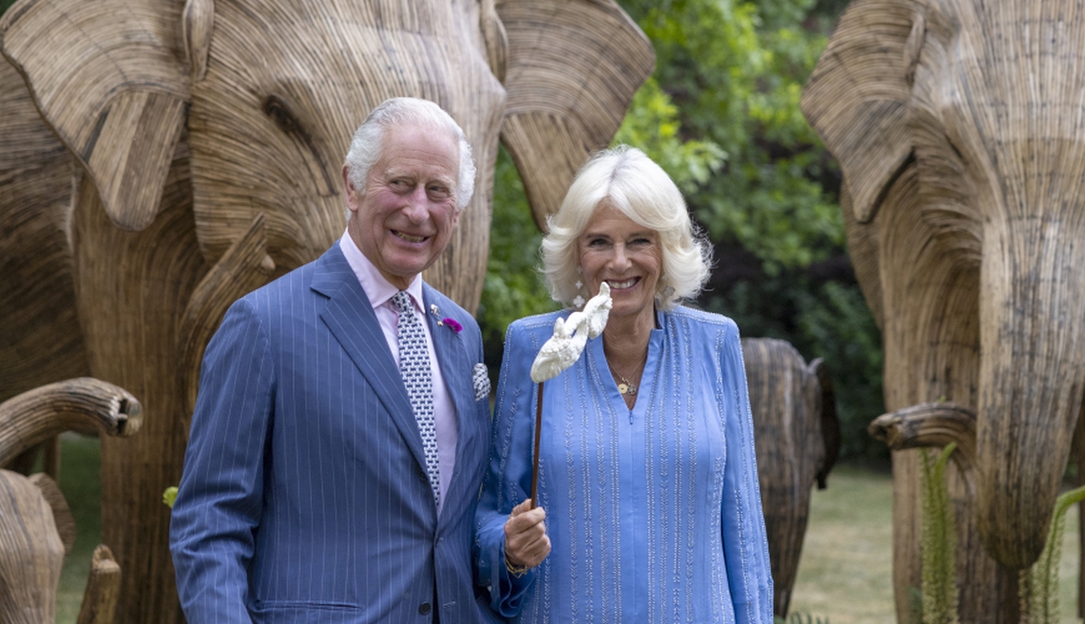 Then Prince Charles and Camilla with a Lantana elephant