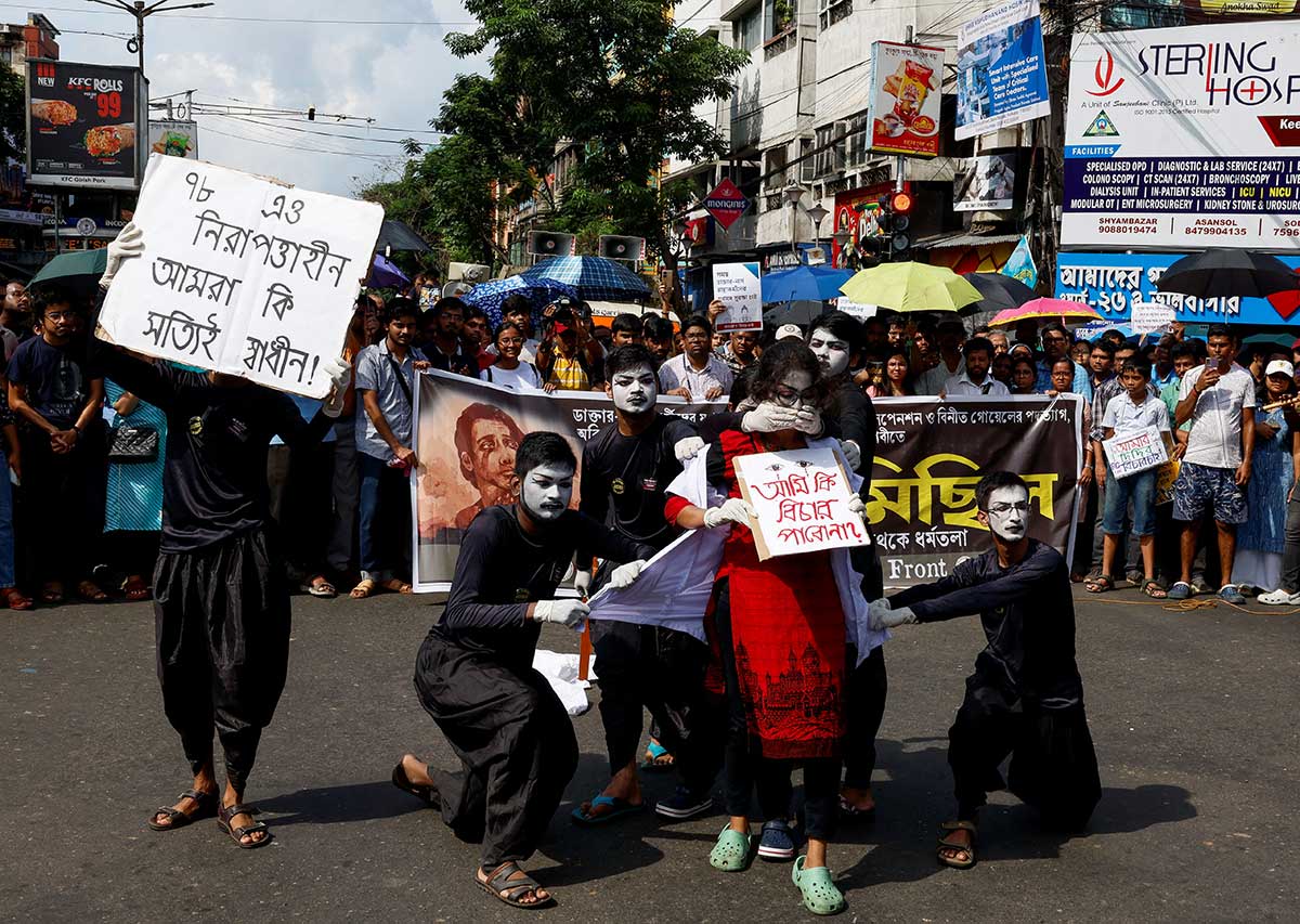 rediff.com - Ishita Ayan Dutt, Sharleen D'souza - Protests Hit Retail Ahead of Durga Puja