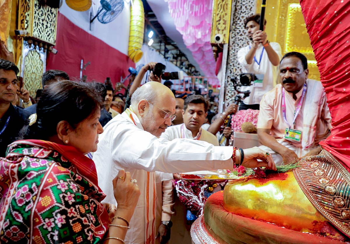 Union Home Minister Amit Shah and his wife Sonal Shah at Lalbaugcha Raja