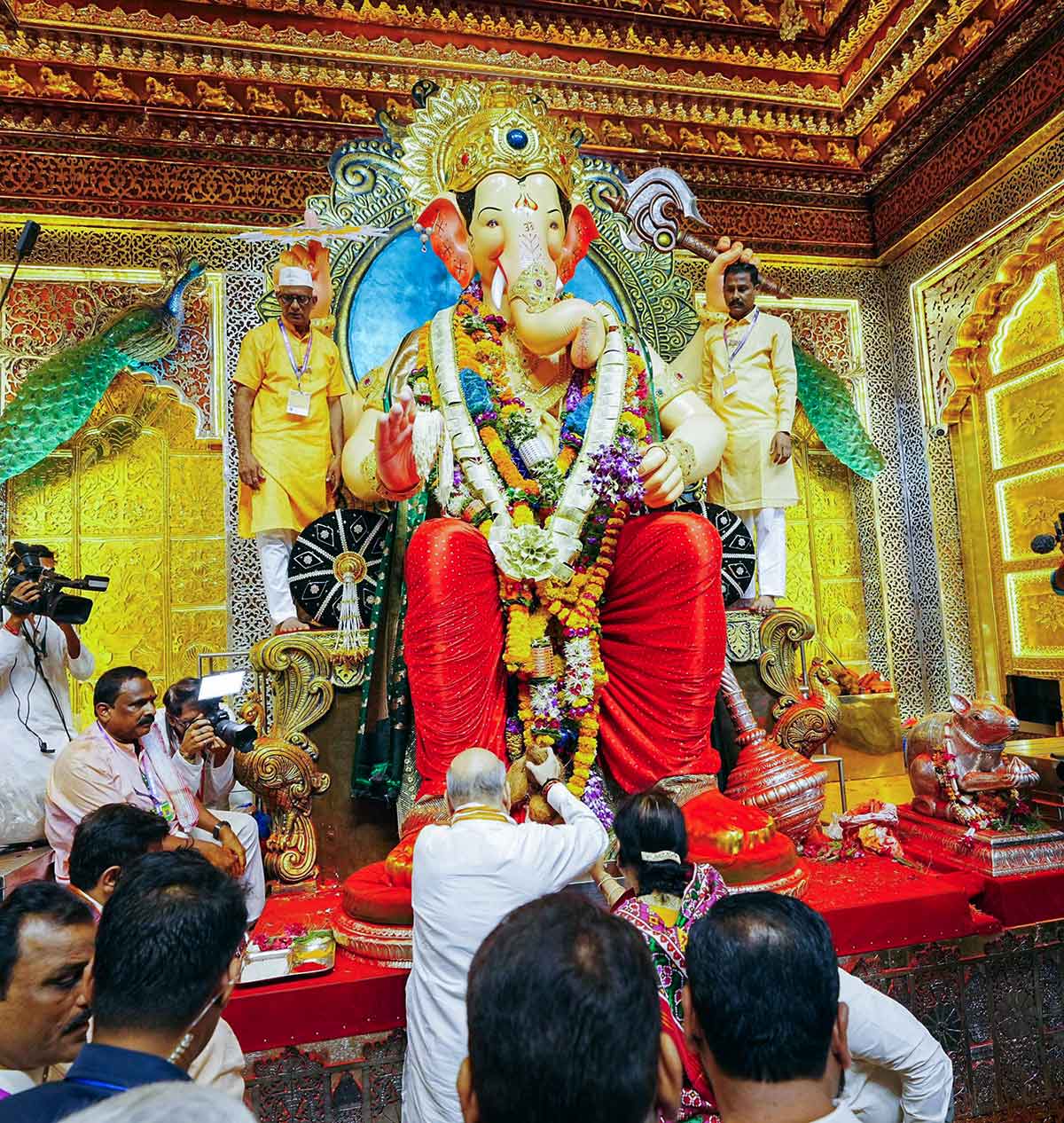 Union Home Minister Amit Shah and his wife Sonal Shah at Lalbaugcha Raja