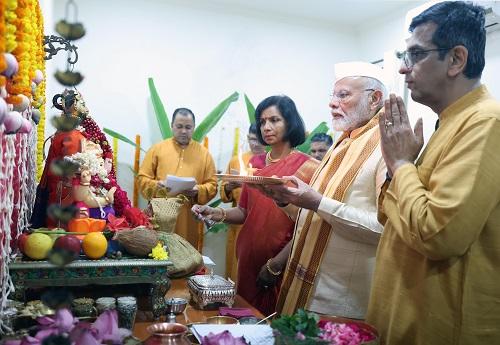 PM Narendra Modi attends Ganpati puja at CJI DY Chandrachud's home, in Delhi/ANI Photo