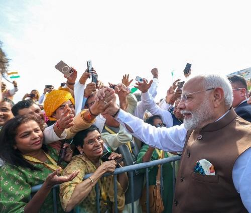 PM Narendra Modi receives rousing welcome from Indian community members in Philadelphia/ANI Photo