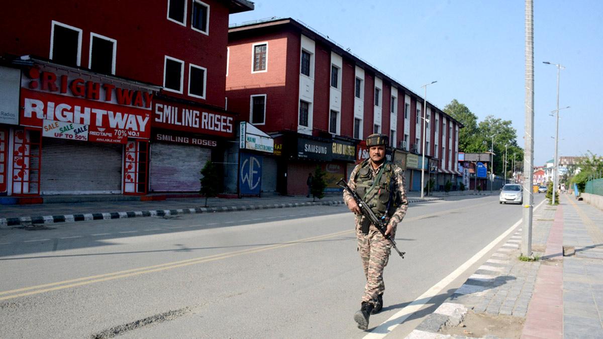 Kashmir Valley is entirely shut down today. Pic: Umar Ganie