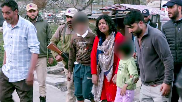 IB officer Manish Ranjan's wife with her children