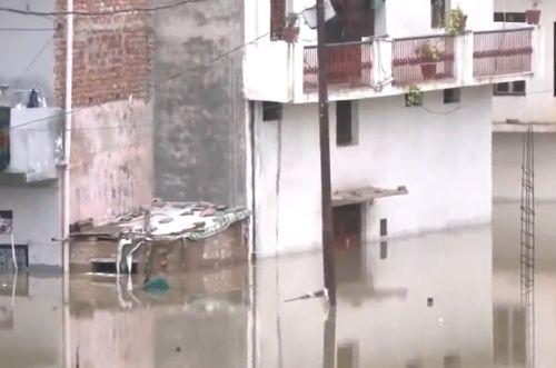 The area near the Nakkhi ghat in Benares