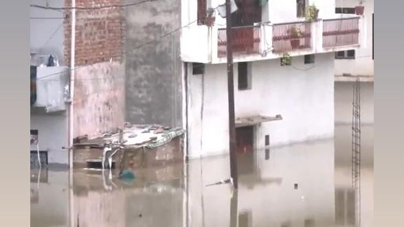 The area near the Nakkhi ghat in Benares