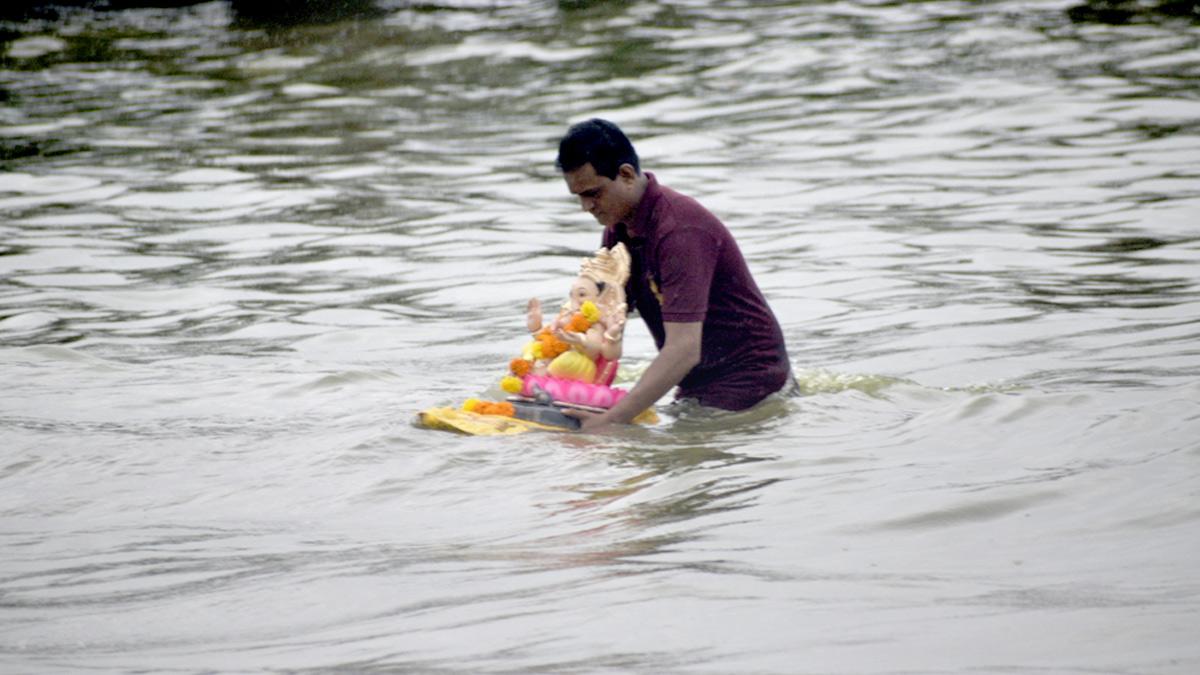 Sacred Ganpati immersion ceremony at Shivaji Park Chowpatty Sacred Ganpati immersion ceremony at Shivaji Park Chowpatty
