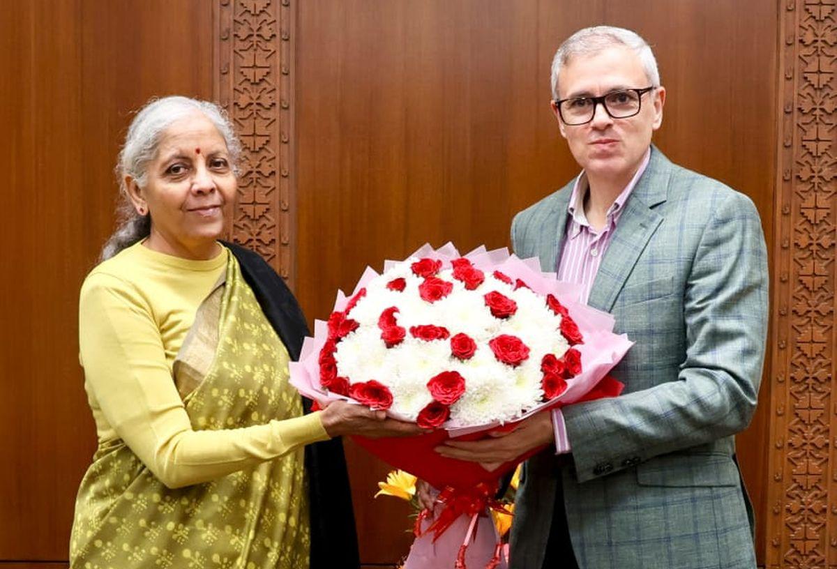 rediff.com - Rediff News - Sitharaman praises Omar for 'focused' approach to restore J-K's economy