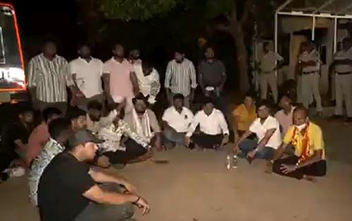 Cong workers protest outside AIIMS Bhubaneswar