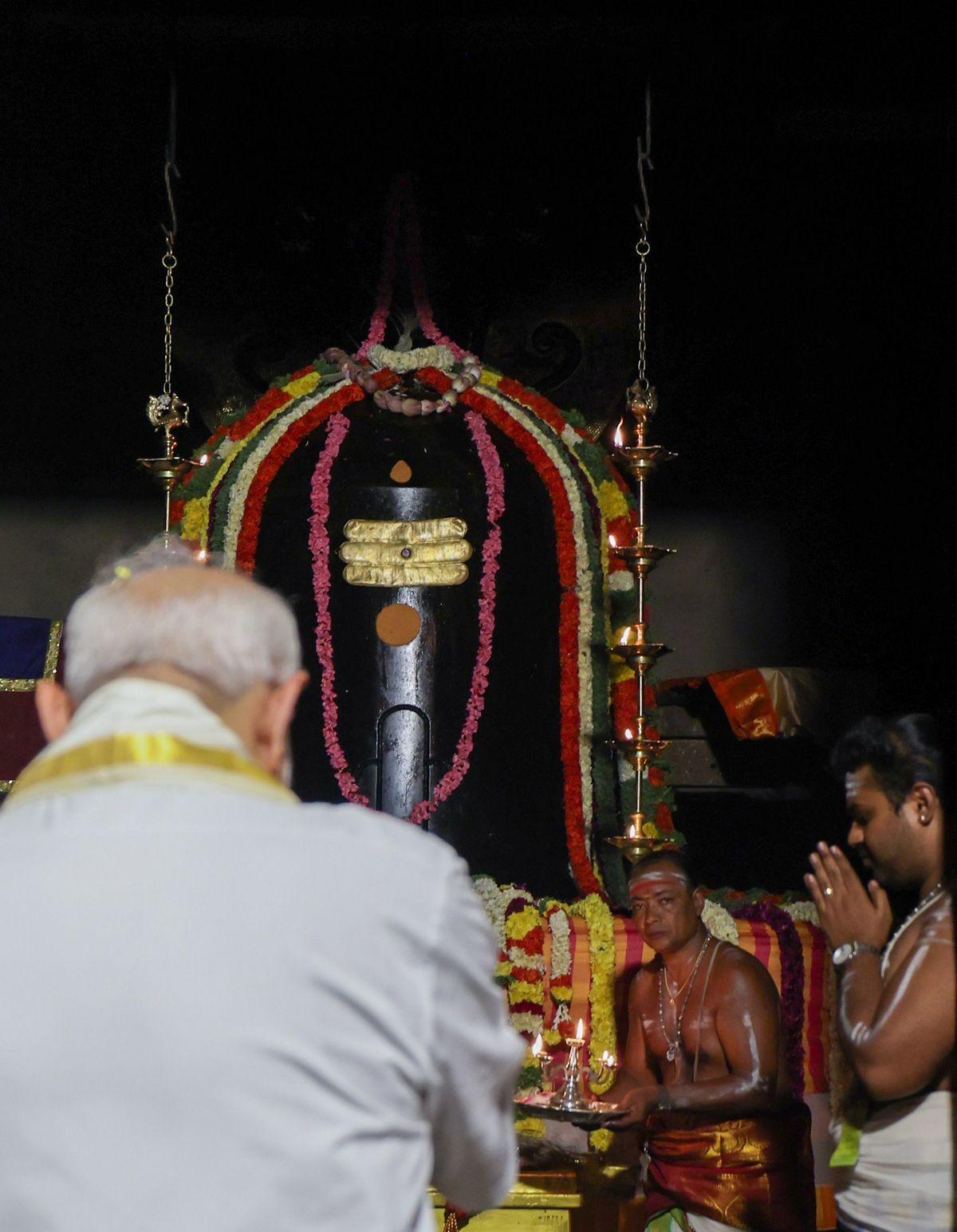 Prime Minister Narendra Modi offers prayers at Gangaikonda Cholapuram Temple, in Ariyalur on Sunday Prime Minister Narendra Modi offers prayers at Gangaikonda Cholapuram Temple, in Ariyalur on Sunday