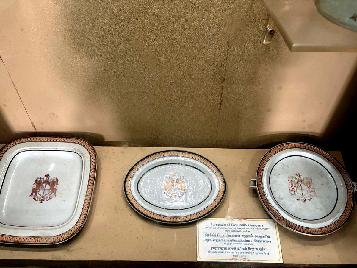 Porcelain with the emblem of the East India Company