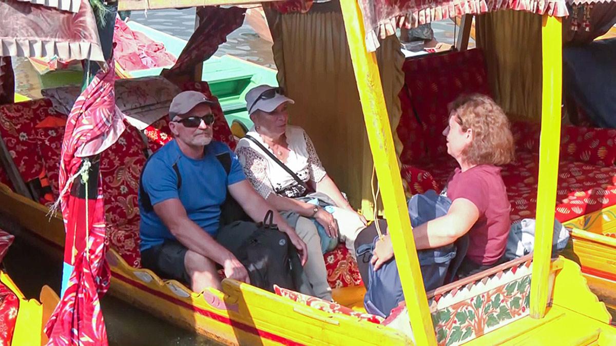 tourists in Jammu & Kashmir